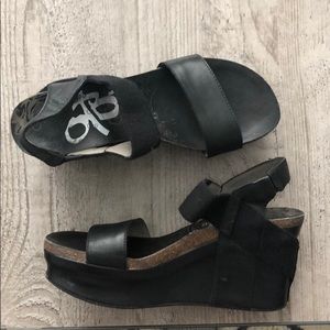 OTBT - Black- Size 9
